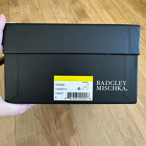 Ivory Satin Badgley Mischka Heels - Picture 3 of 4